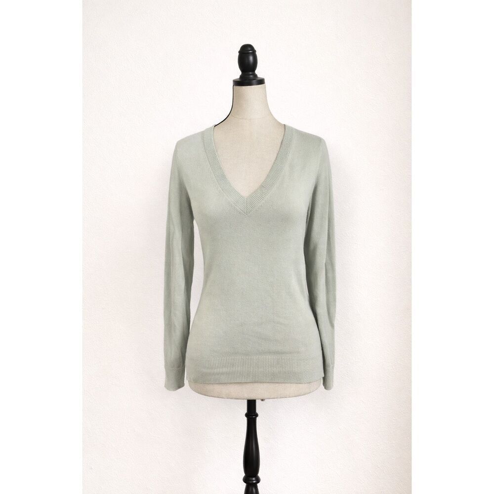 Link Small Silk Cashmere V-Neck Sweater Lightweight Luxe